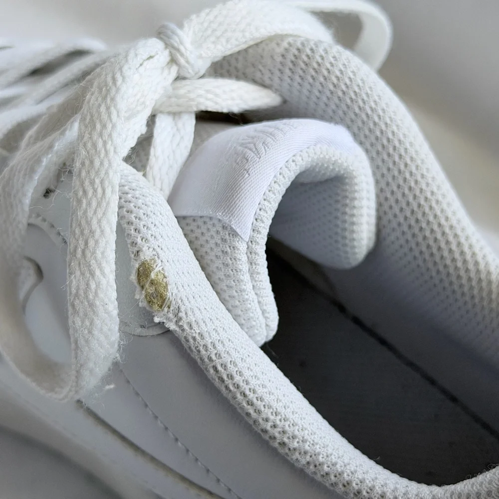 Nike sleek white